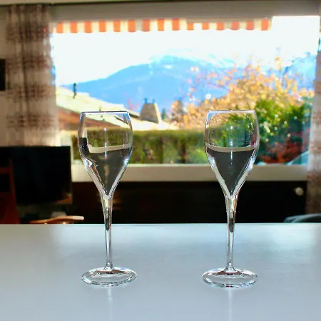 Hautes Roches - Magnifique Vue Sur La Montagne *